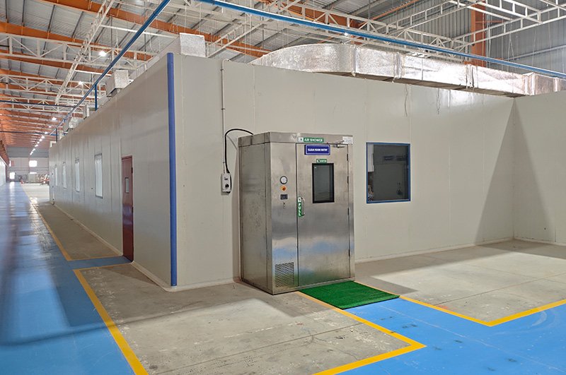 Clean Room (CCA 100K Class - ISO 8)
